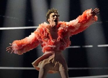 Nemo, primera persone no binarie en participar en Eurovisión, gana el concurso