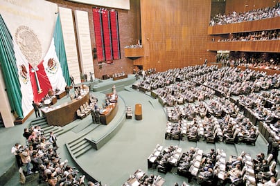 Resguardan recinto legislativo de San Lázaro