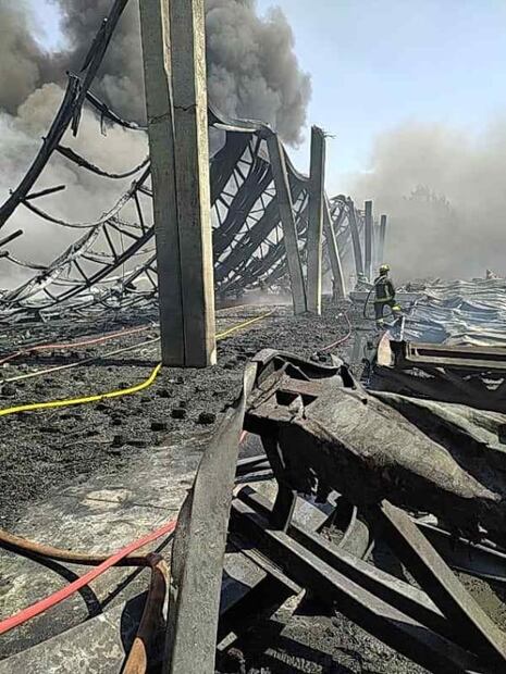 Controlan incendio en fábrica de plástico en Xalostoc; descartan lesionados