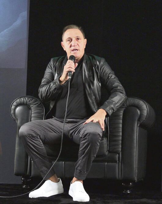 El cantautor grabó con Edwin Luna y La Trakalosa la canción “Ya no te creo” (JOSÉ MÉNDEZ. EFE)