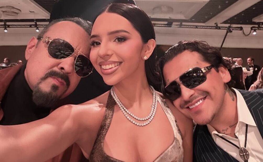 Ángela Aguilar presume foto con su padre y con su esposo Christian Nodal.