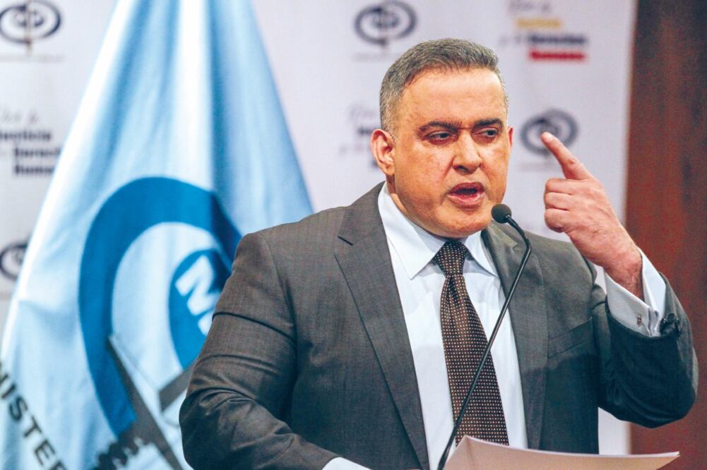 Pesquisa. El fiscal de Venezuela, Tarek William Saab, aseguró que hay documentos que incriminan directamente al ex director de PDVSA Rafael Ramírez.. (CRISTIAN HERNÁNDEZ. EFE)