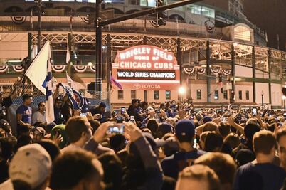 Chicago prolonga parranda  