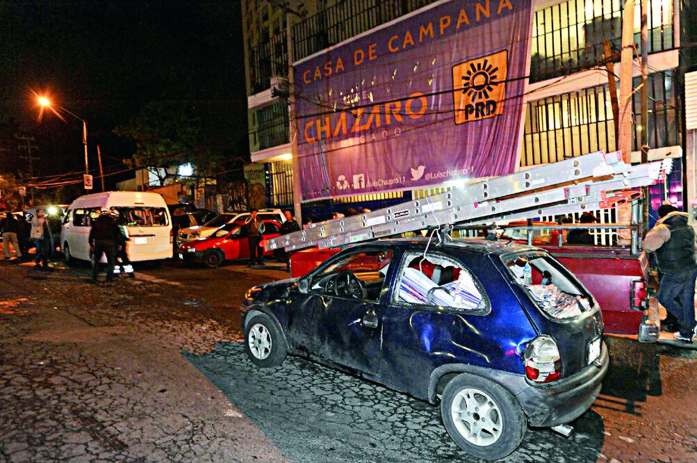 En días pasados, un enfrentamiento entre brigadistas priístas y perredistas en Cuajimalpa, dejó un saldo de 20 lesionados (ARCHIVO EL UNIVERSAL