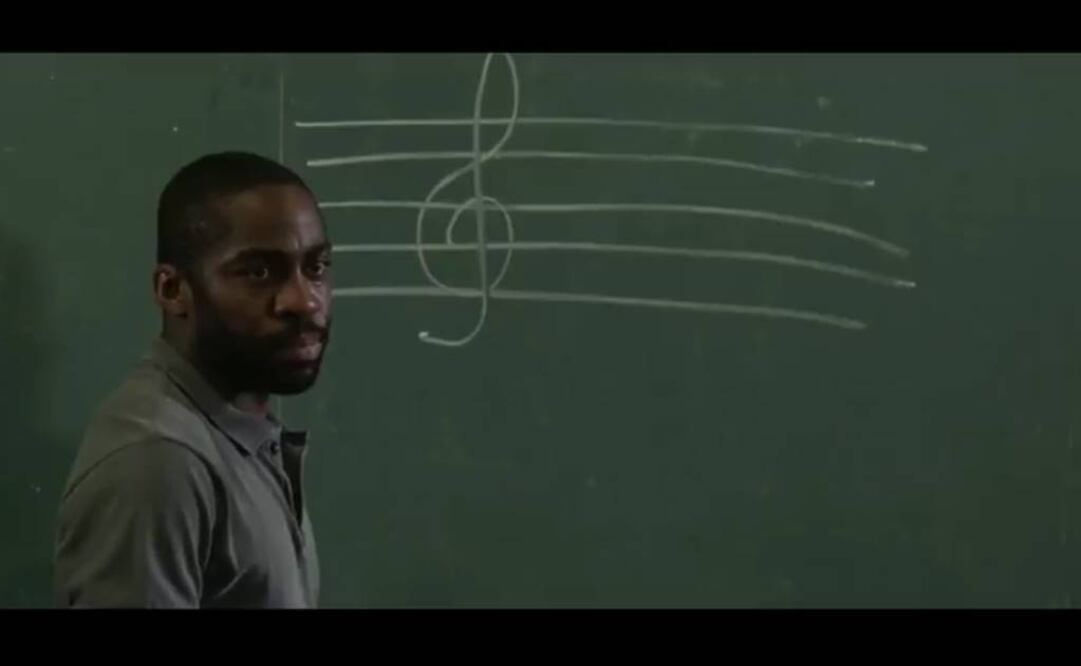 Una de las "libertades" que se tomó Machado en la cinta fue convertir al protagonista en un hombre negro, al que da vida el también brasileño Lázaro Ramos, muy popular en su país. FOTO: Captura.