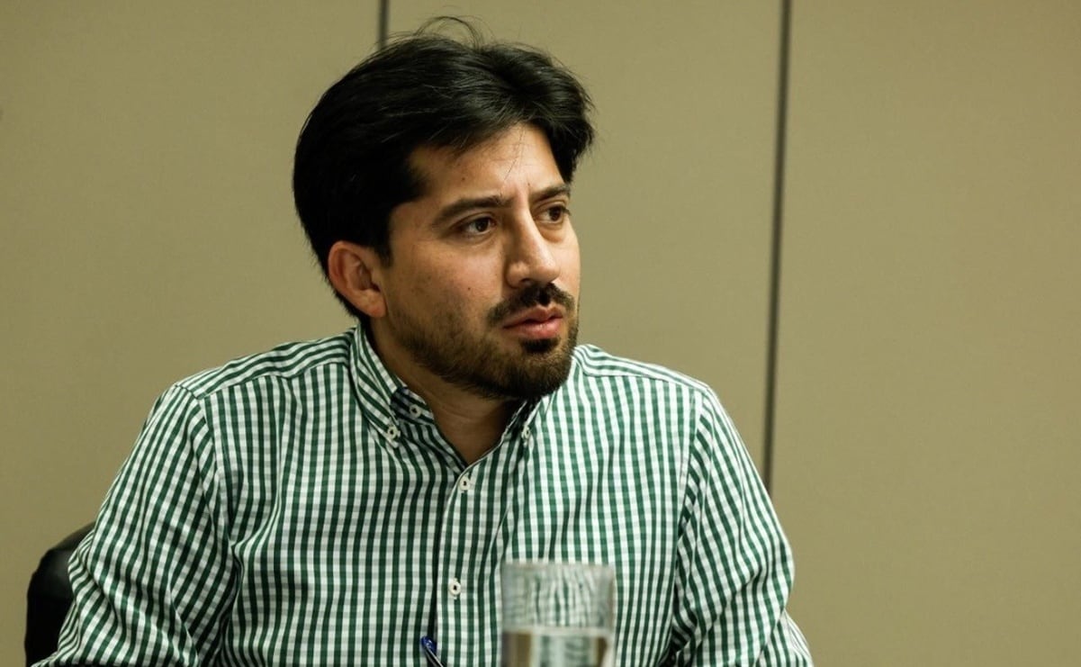 Se trata del ahijado del gobernador con licencia Rubén Rocha Moya, cuya profesión es arquitecto y ahora pasará a ocupar el escaño que dejó Enrique Inzunza