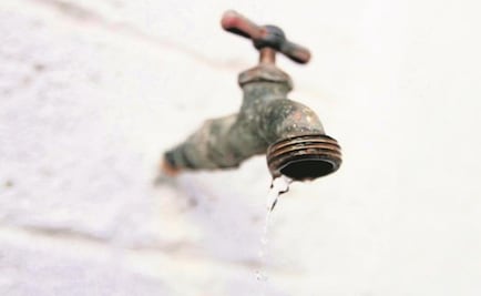 Sin agua potable miles de usuarios en NL por fractura de acueducto