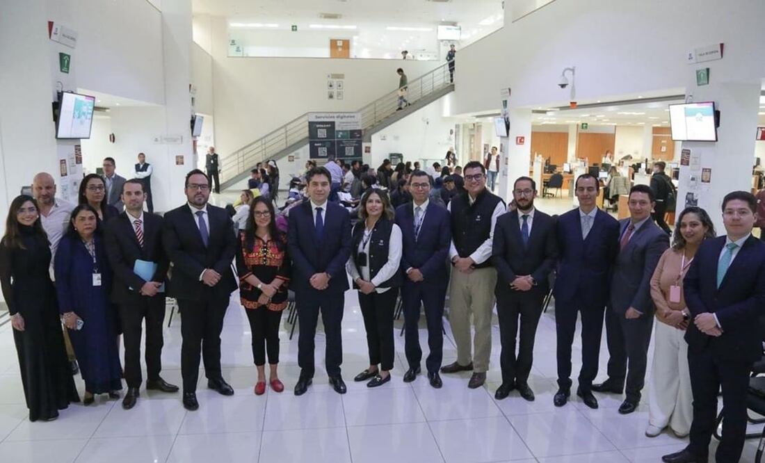 Antonio Martínez Dagnino, jefe del organismo recaudador de impuestos, acompañado de los Administradores Generales en la Administración Desconcentrada Norte. Foto: Leonor Flores/El Universal