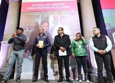 Entregan créditos a 328 comerciantes afectados por sismo