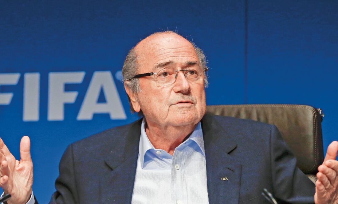 Joseph Blatter acudirá a la Corte Arbitral del Deporte (CAS) para buscar que la sanción, ahora reducida, le sea levantada definitivamente (ARND WIEGMANN. REUTERS)