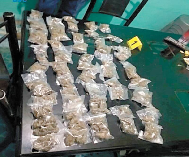En la colonia 20 de Noviembre los agentes detuvieron a siete personas y aseguraron 102 dosis de marihuana. Foto: ESPECIAL