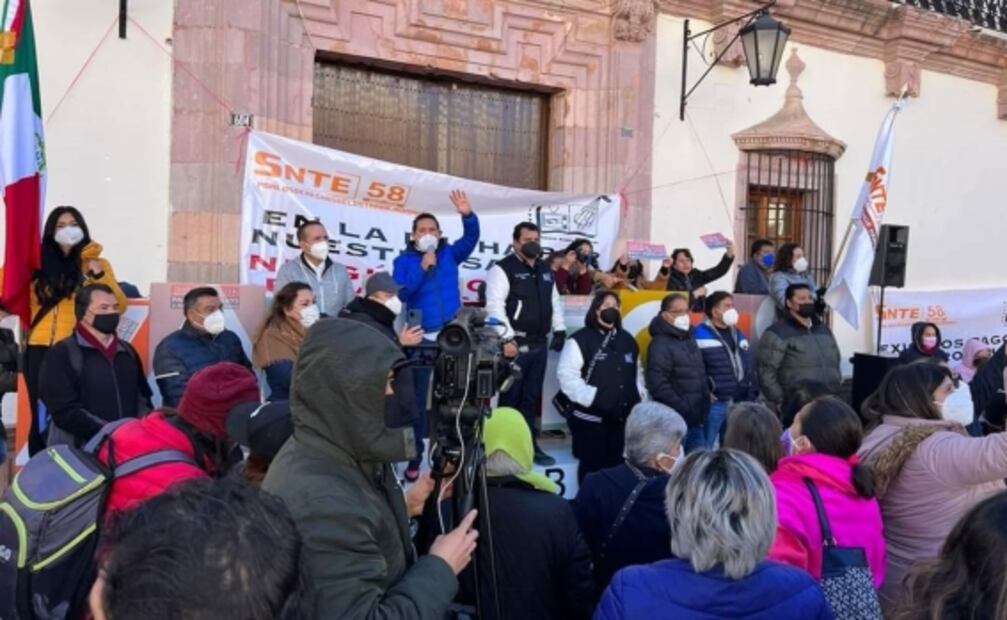 Magisterio realiza megamarcha para exigir pago de salarios en Zacatecas
