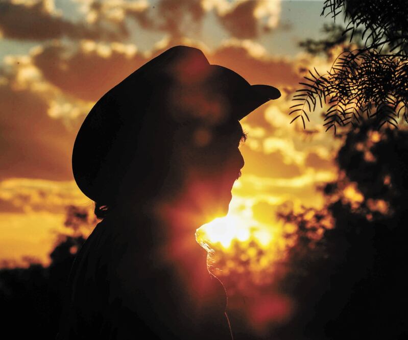 Familiares de los 10 mineros atrapados se encuentran a la espera de que elementos de las Fuerzas Armadas realicen el rescate.  Foto: Especial