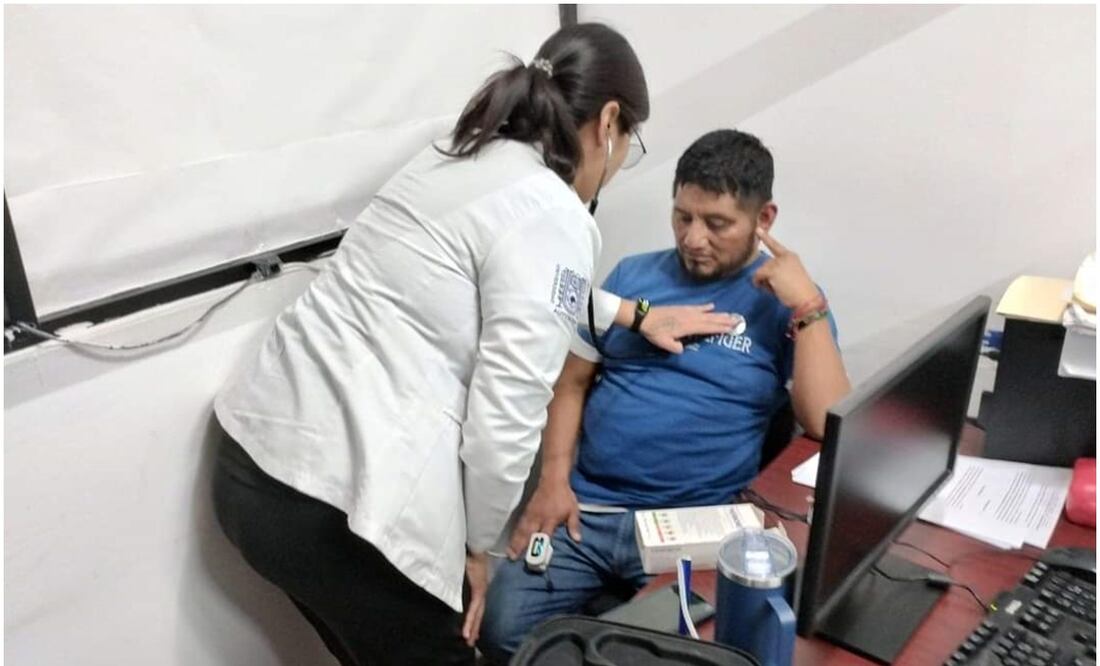Liberan a alcalde de Aldama, Chiapas que había sido atado y vestido de mujer y es llevado a un hospital para evaluar su salud (08/10/2024). Foto: Especial