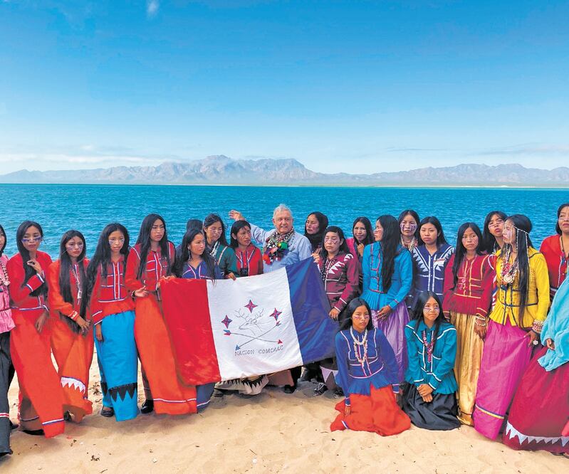 El presidente Andrés Manuel López Obrador se reunió ayer con pueblos originarios de Sonora. PRESIDENCIA