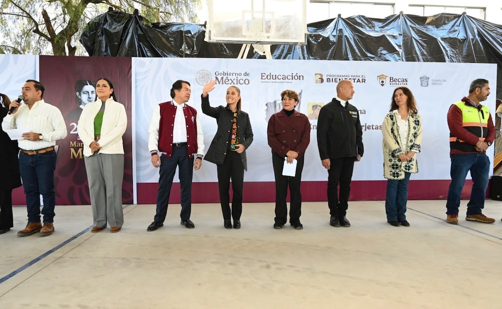 Presidenta Claudia Sheinbaum junto al secretario de Educación Mario Delgado y la gobernadora Delfina Gómez (15/01/2026). Foto: Especial