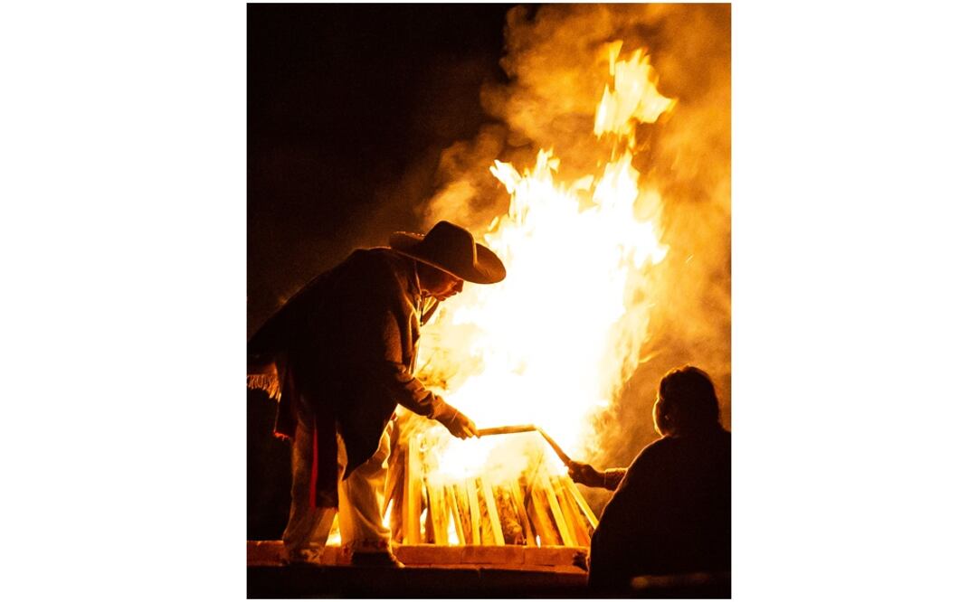 Desde hace 50 años purépechas dan la bienvenida al año con música y oraciones para pedir prosperidad