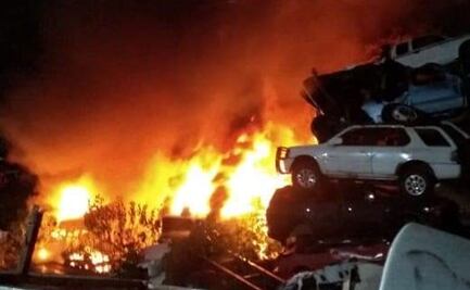 Fuego consume corralón en Veracruz