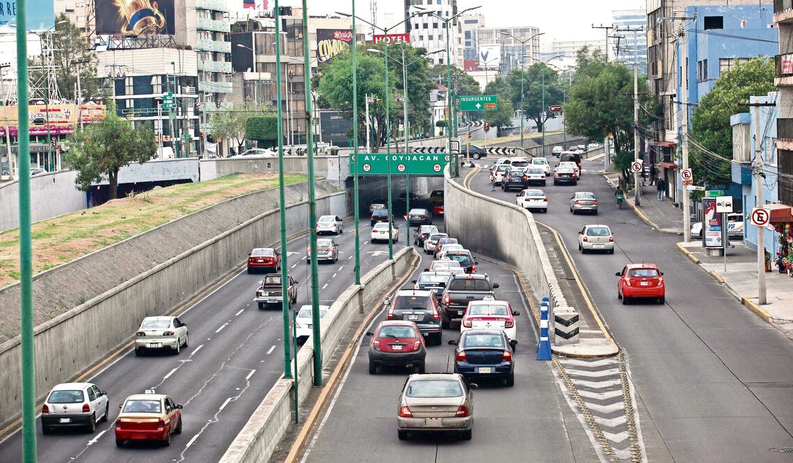 En el Estado de México el 57% de los vehículos con placas mexiquenses no son verificados (Foto: Archivo EL UNIVERSAL)