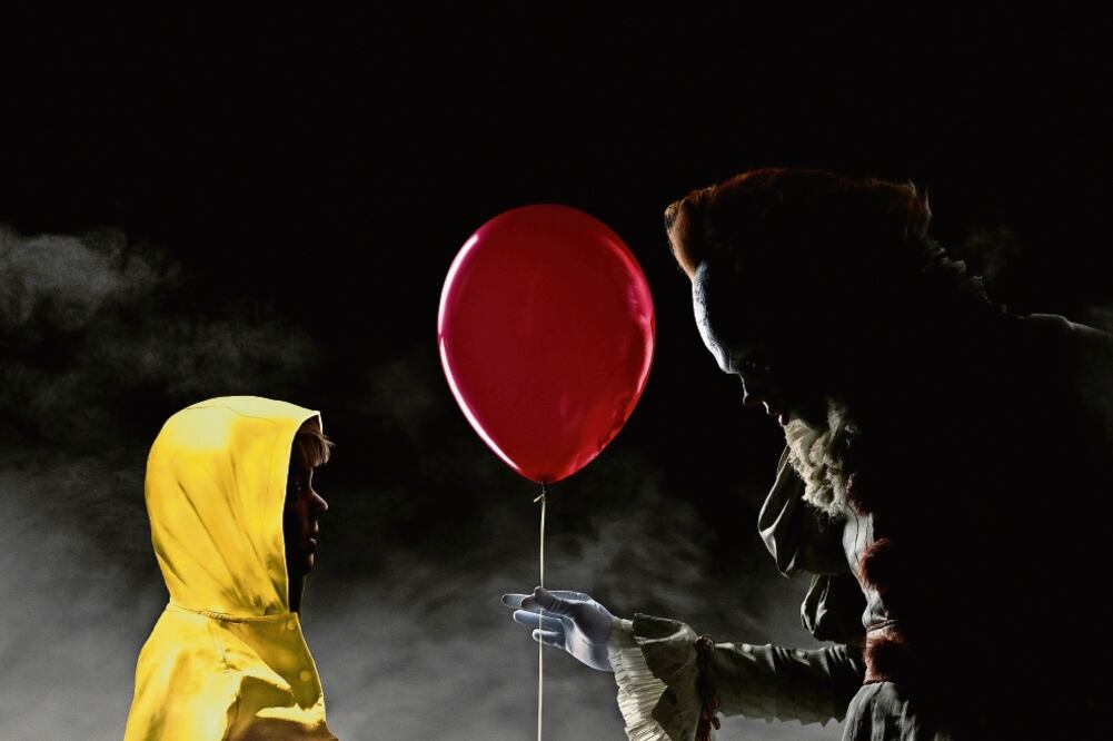 La historia del payaso terroríifico tiene dos versiones en cine. La más reciente se estrenó el fin de semana en México (WARNER BROS.)