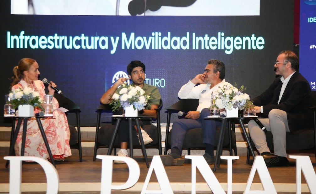 Valeria Moy, Álvaro Echeverría, Germán Carmona y Eugenio Grandío durante el Foro Futuro México 2026. | Foto: Carlos Mejia.