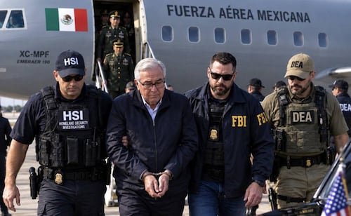 "Ojalá destituyan a Rocha y lo envíen a EU"; exdirector de la DEA insiste en su extradición y comparte imagen hecha con IA