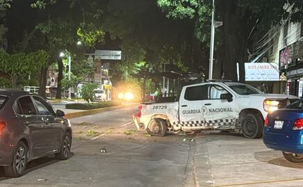 Elementos de la Guardia Nacional chocan contra camioneta en Villahermosa, Tabasco; llevaban neveras con cerveza