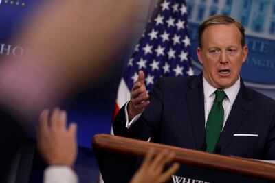 Vocero de Trump ofende a reportero