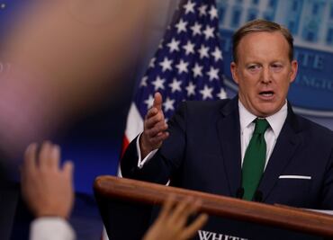 Vocero de Trump ofende a reportero