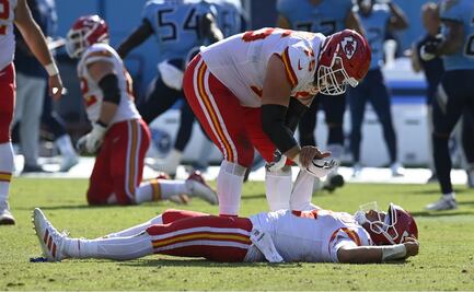 Patrick Mahomes recibió un duro golpe y quedó noqueado en el campo