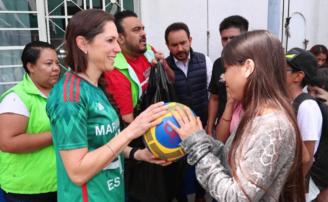 Mariana Boy Tamborrell se reunió con equipos de fútbol soccer, bandera y americano, así como con equipos de basquetbol. Foto: Especial