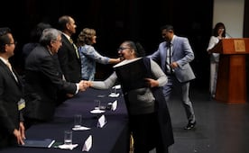 FES Aragón ayuda a exalumnos a titularse; 180 egresados se benefician con Titulación Conmemorativa