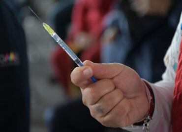 Edomex descarta suspender clases presenciales ante avance de vacunación de jóvenes de 15 a 17 años