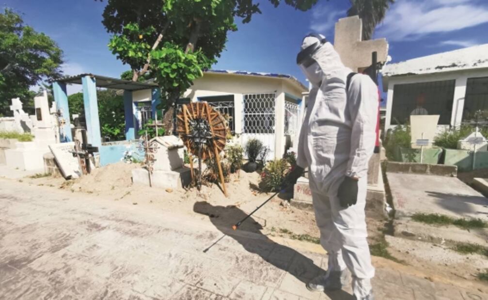 Sepultureros de Salina Cruz, cara a cara con el Covid-19