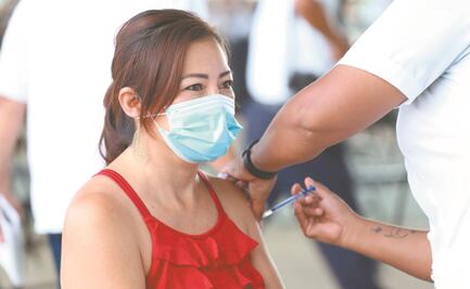 Agilizan vacunación en población joven en Quintana Roo