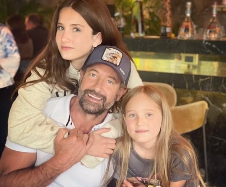 Hijas de Geraldine Bazán cantan la nueva canción de Shakira, ¿a quién se la dedican?