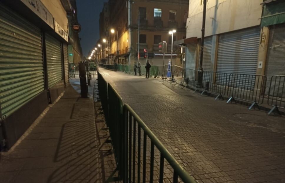 Cierran con vallas el Centro Histórico por encuentro de Biden y Trudeau con AMLO en Palacio Nacional