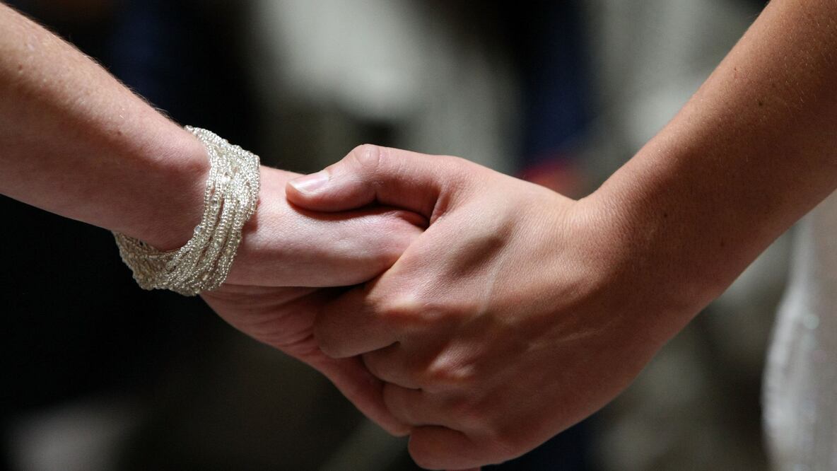 Getty Images A partir de este miércoles, los hombres que tengan sexo con otros hombres en Brunéi se enfrentan a la pena de muerte por lapidación.