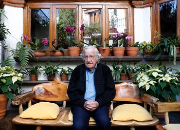 Los demócratas son un desastre: Chomsky