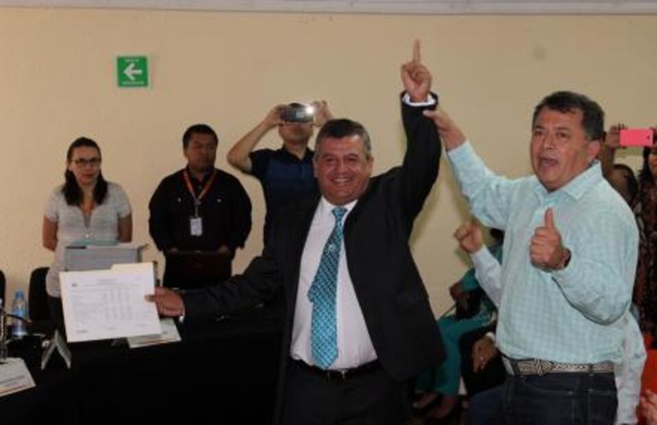 Formalizan cuatro aspirantes su registro para gobernador de Puebla