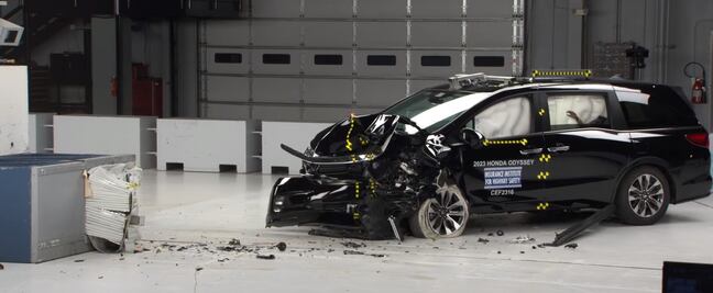 Minivanes no son tan seguras en los asientos traseros: estudio