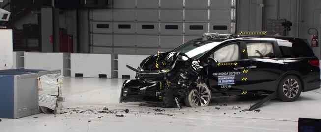 Minivanes no son tan seguras en los asientos traseros: estudio