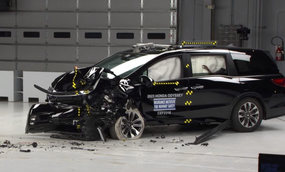 En un estudio reciente se comprobó el nivel de seguridad en los asientos traseros de las minivanes.