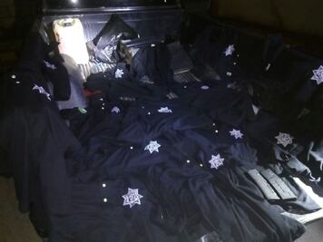 Detienen a pareja con uniformes policiacos apócrifos en Sonora