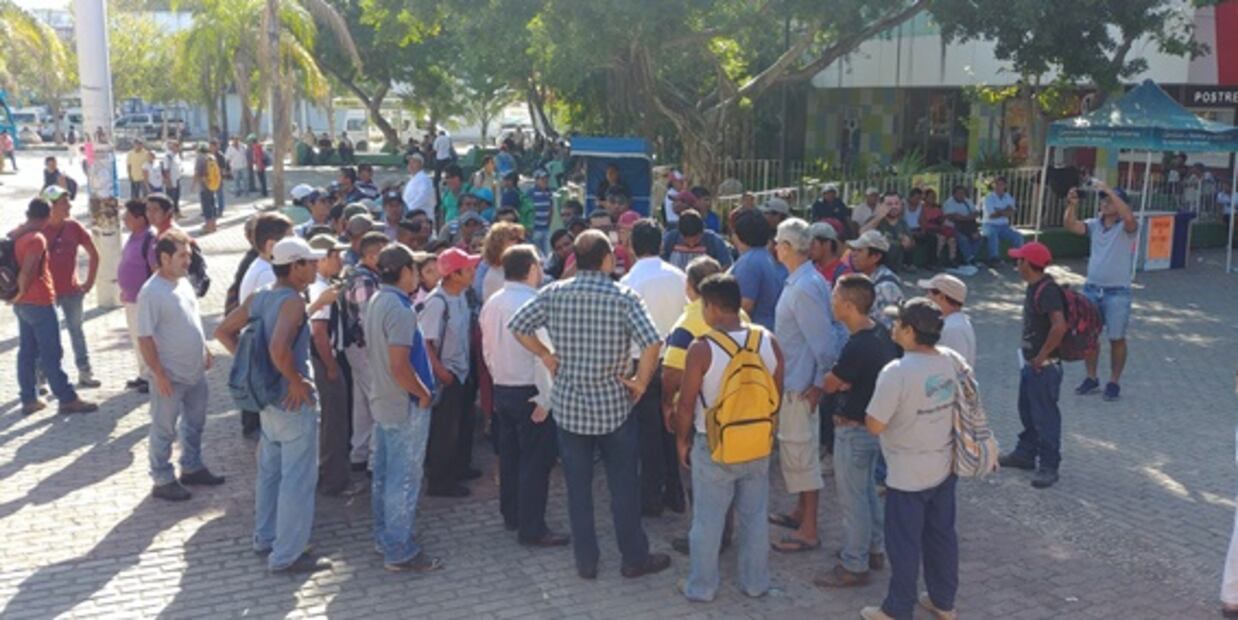 Protestan en Cancún por obras de remodelación del parque El Crucero