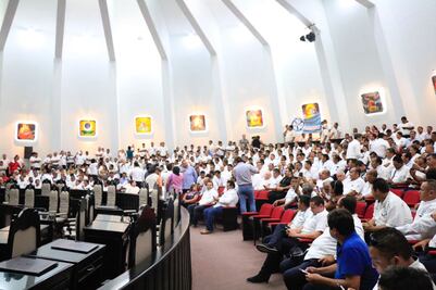 Apoyan taxistas penalizar a Uber en Quintana Roo