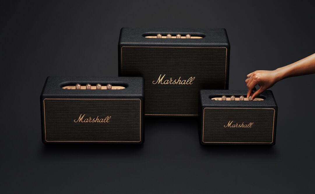 Cuenta con siete preajustes de un toque para acceder a artistas, álbumes y listas de reproducción en Spotify o emisoras de radio online