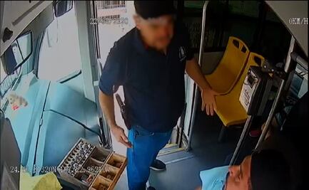 Graban agresión de agente de la Fiscalía de Sinaloa a chofer de transporte público