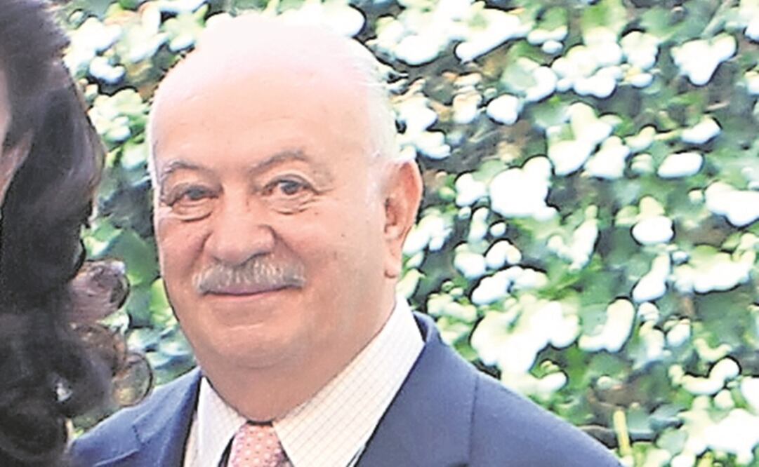 Cala entrega de reconocimiento a José Patrocinio