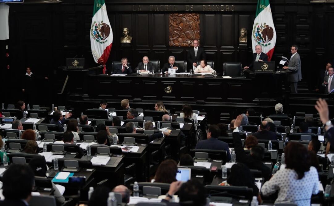 Morena pidió que los 28 diputados provenientes del Congreso de la Unión pidieran licencia a sus cargos (Foto: Ivan Stephens/El Universal)